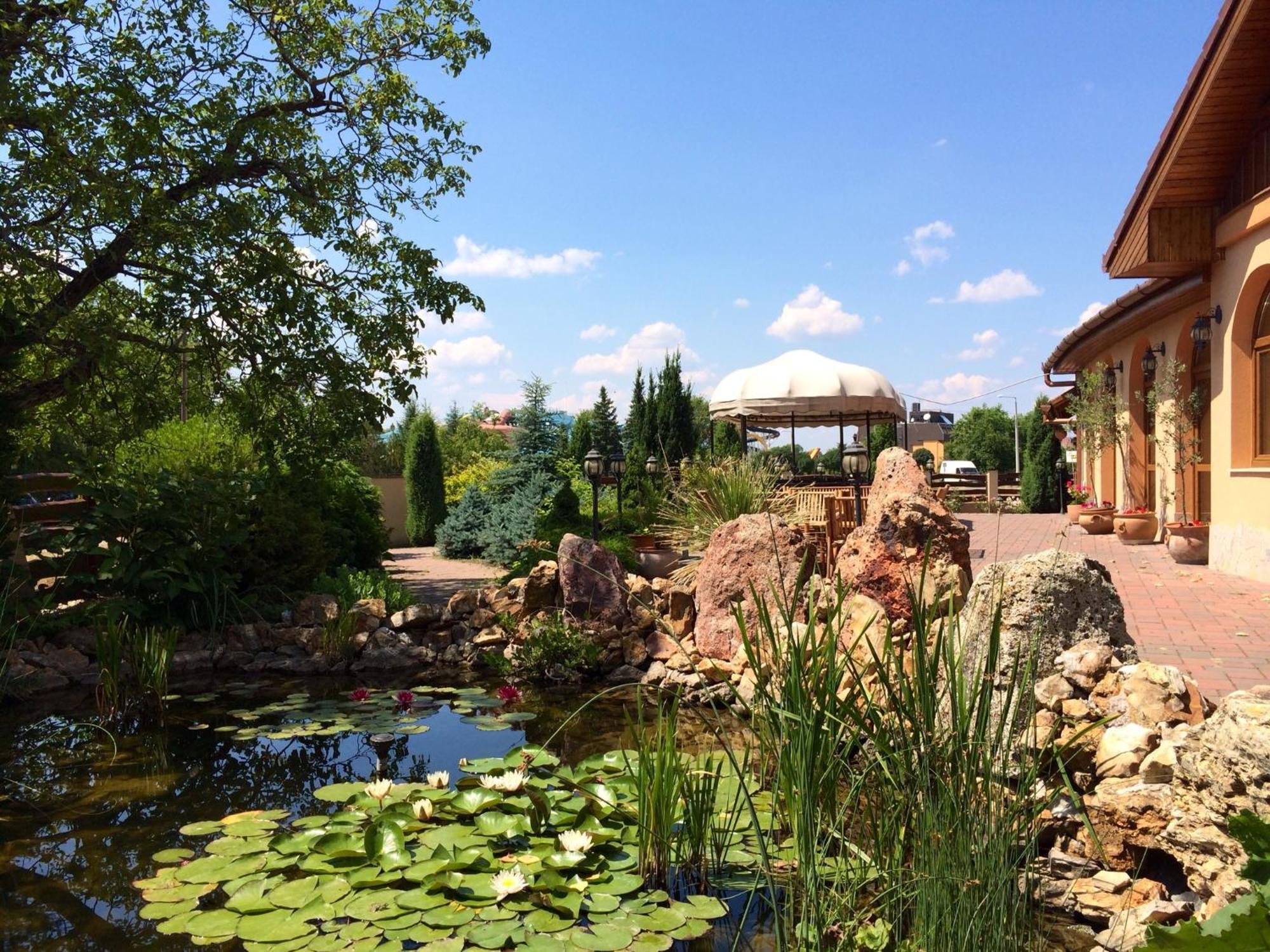 Platan Garden Rooms & Restaurant Гайдусобосло Екстер'єр фото