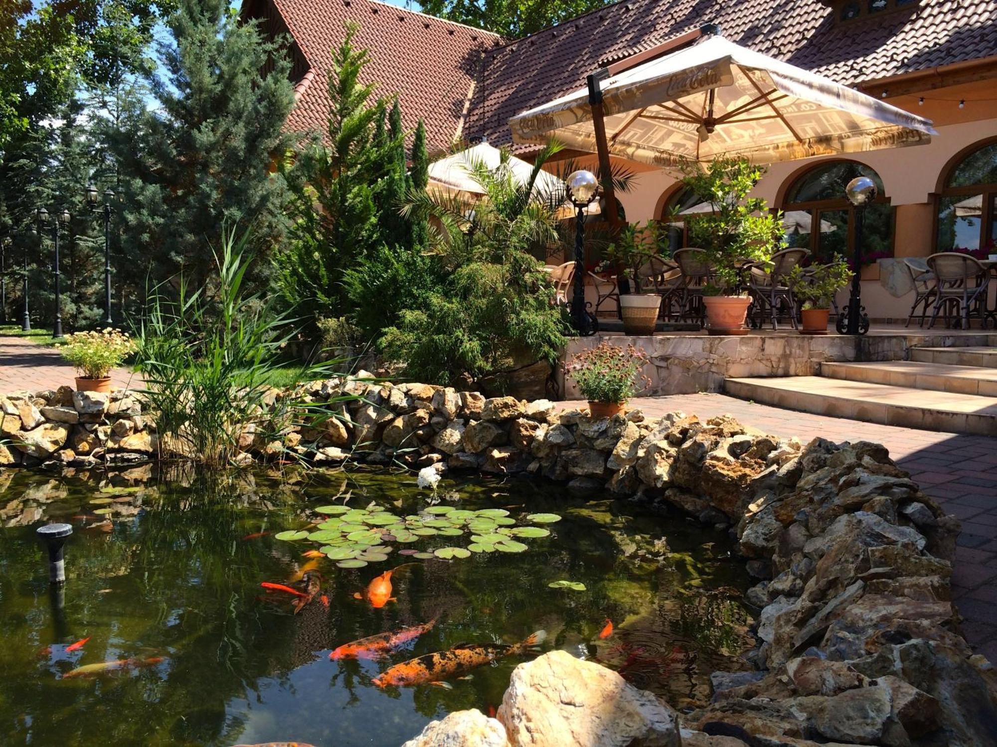 Platan Garden Rooms & Restaurant Гайдусобосло Екстер'єр фото