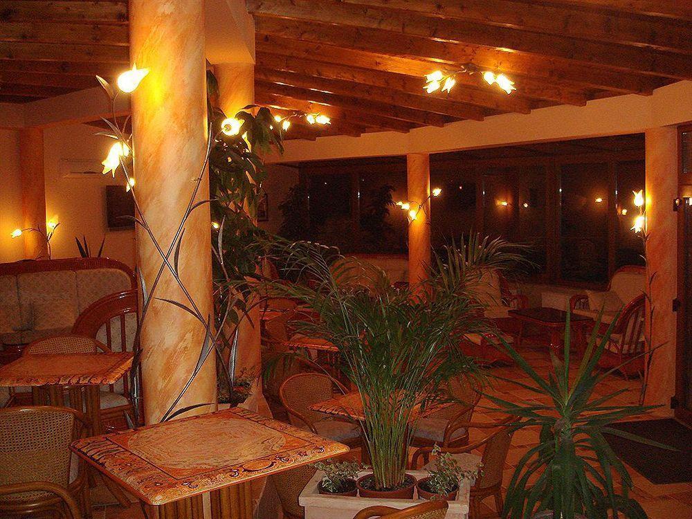 Platan Garden Rooms & Restaurant Гайдусобосло Екстер'єр фото