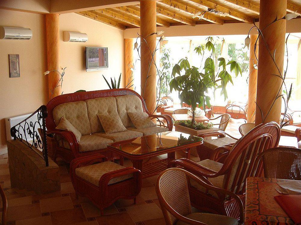 Platan Garden Rooms & Restaurant Гайдусобосло Екстер'єр фото