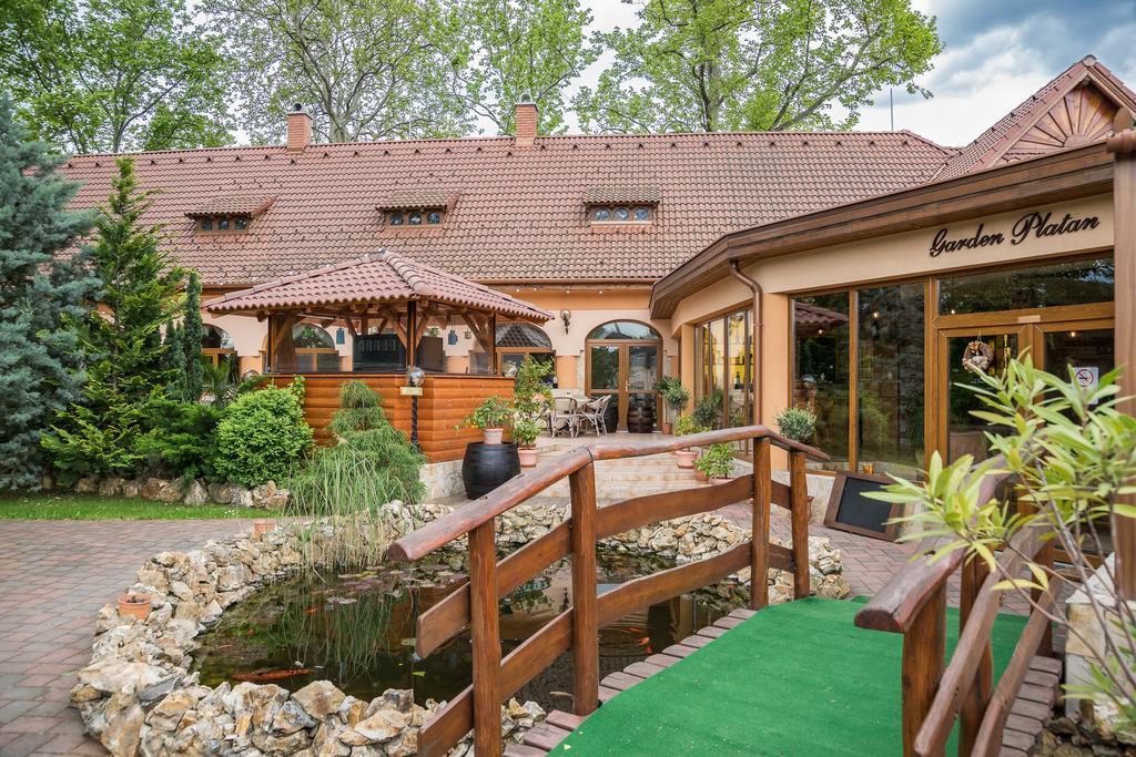 Platan Garden Rooms & Restaurant Гайдусобосло Екстер'єр фото