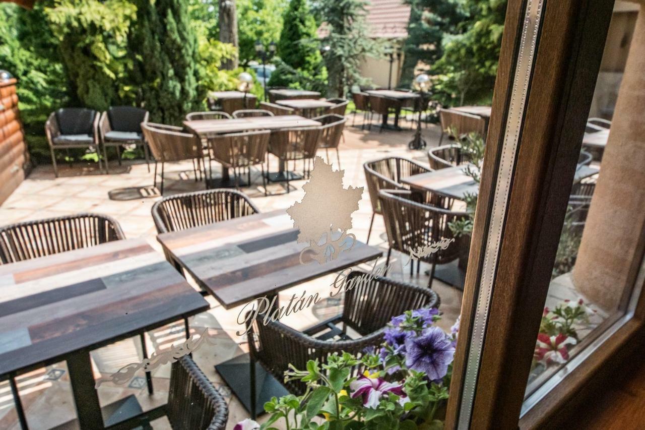Platan Garden Rooms & Restaurant Гайдусобосло Екстер'єр фото